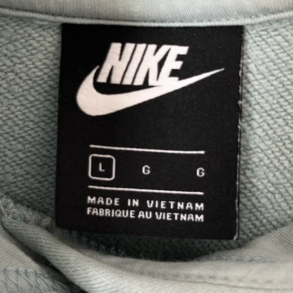 Nike Hooded Sweatshirt - Picture 3 of 4